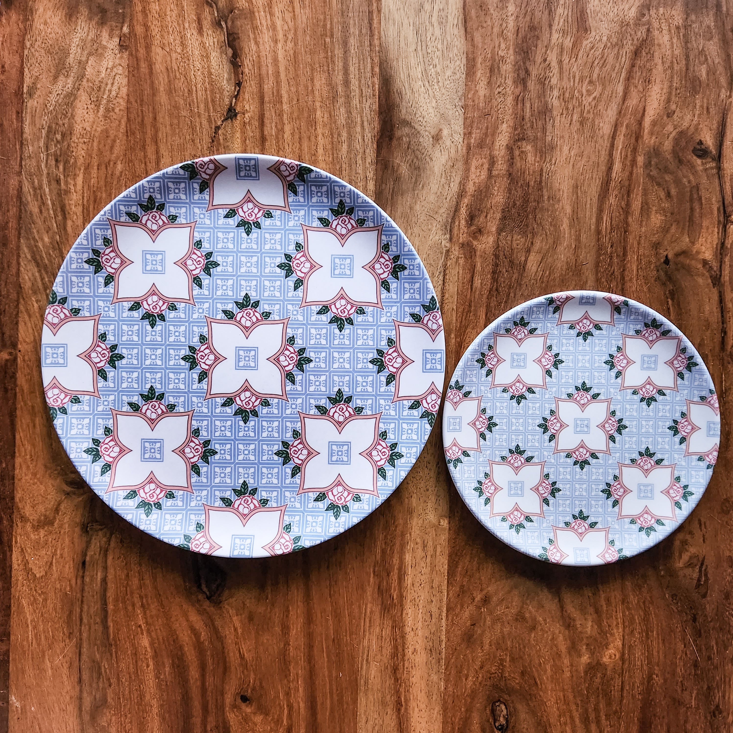Peranakan Tile Bamboo Plate - Grey base 4 roses