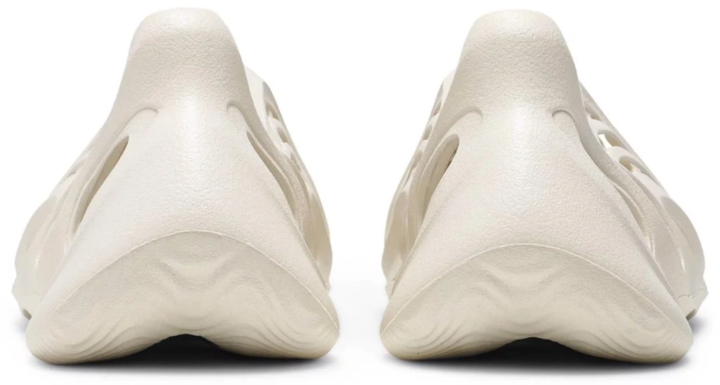 Yeezy Foam RNNR Ararat
