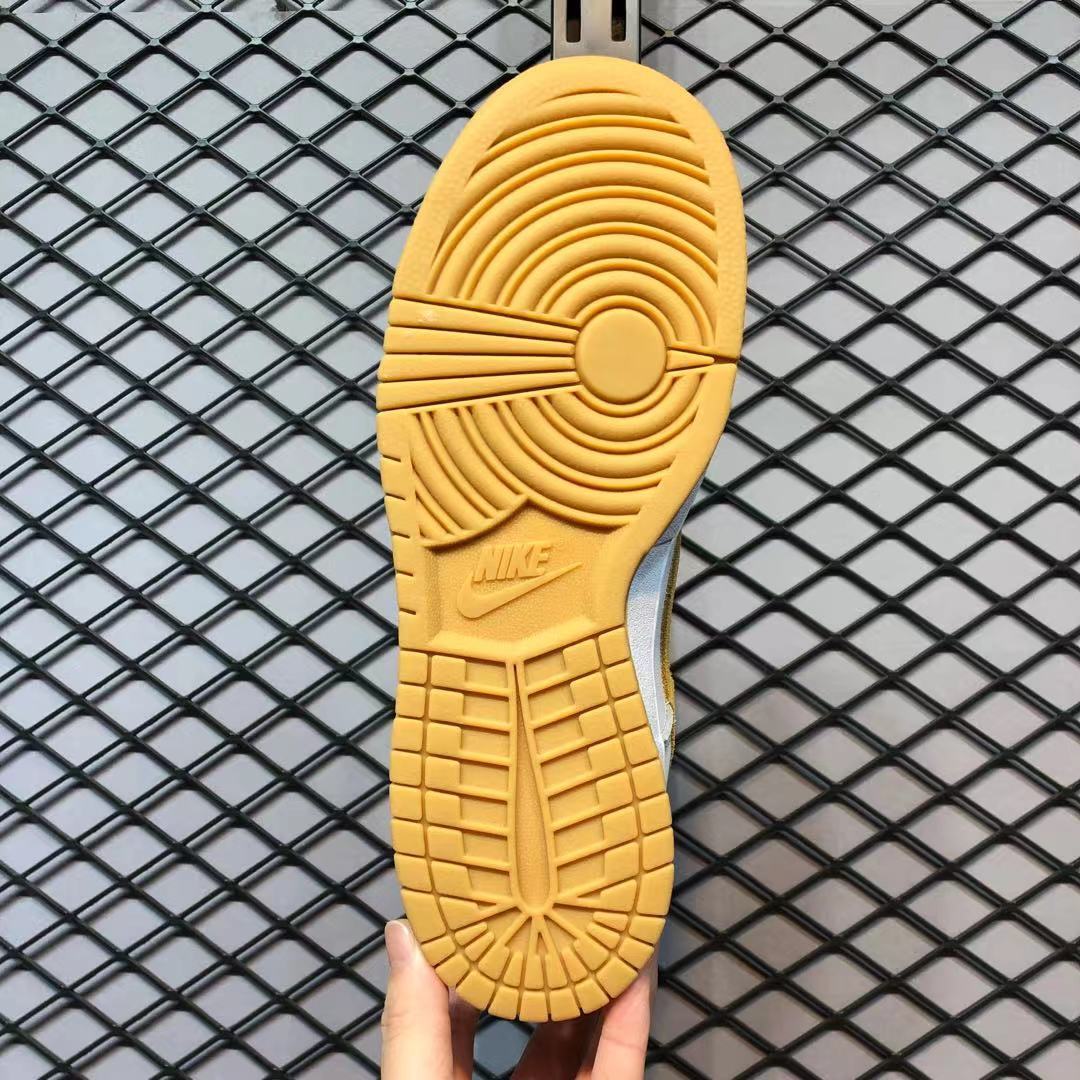 Nike Dunk Low Yellow Strike (W)