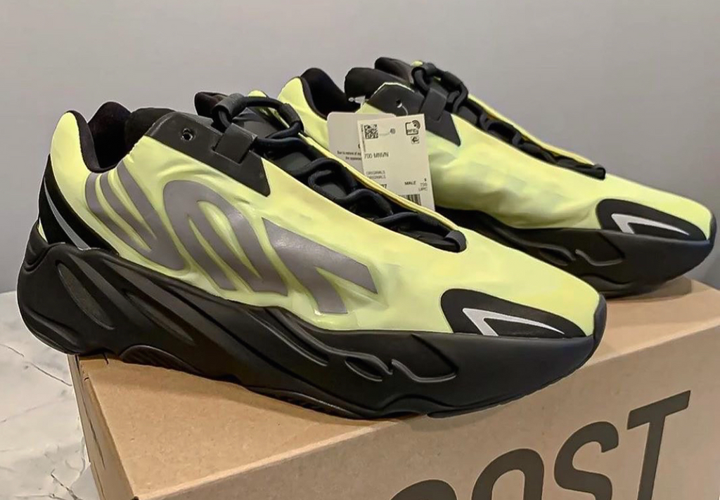 Yeezy Boost 700 MNVN Resin