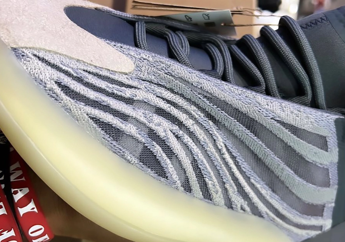 Yeezy Quantum “Mono Carbon”