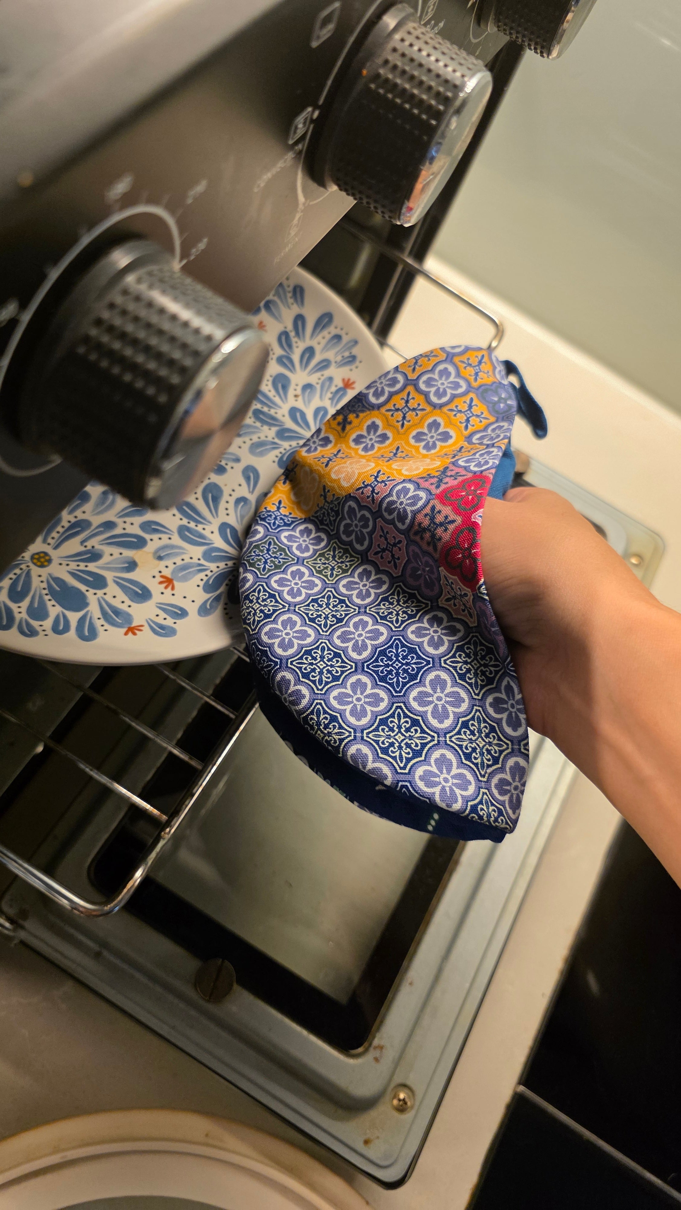 Batik & Kitty Pot holder