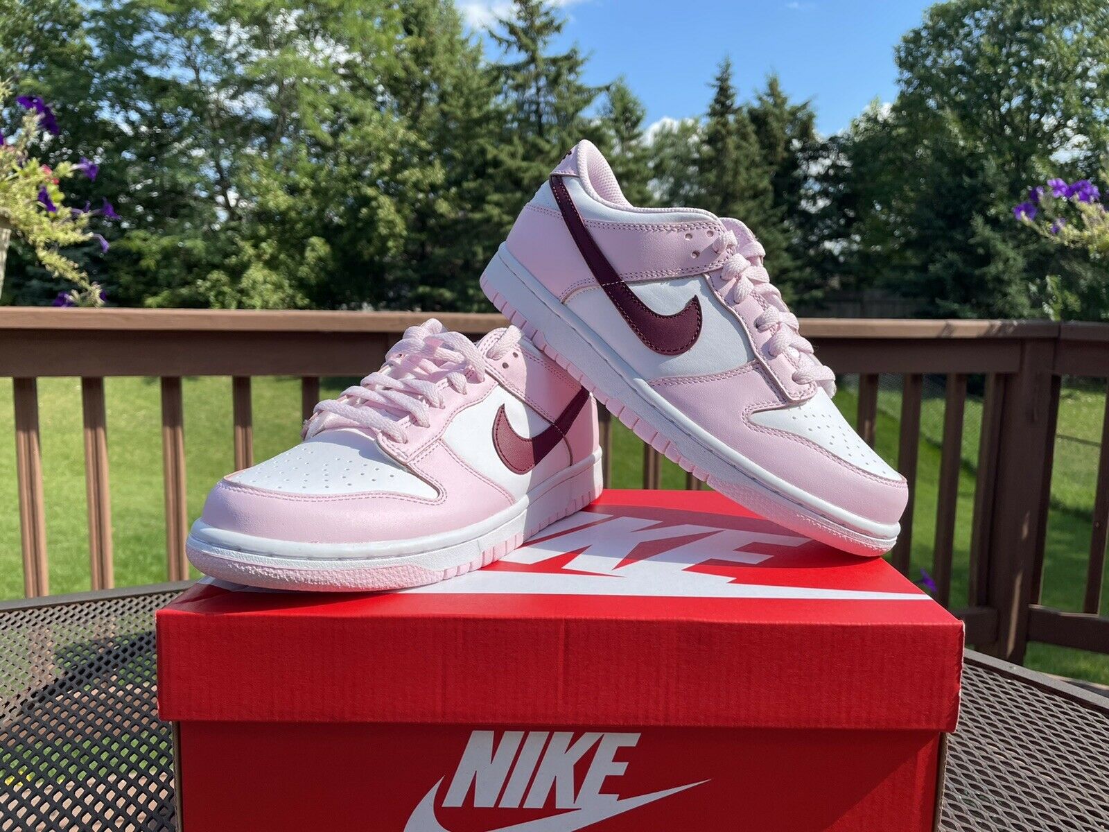 NIKE Dunk Low GS 'Valentine's Day'